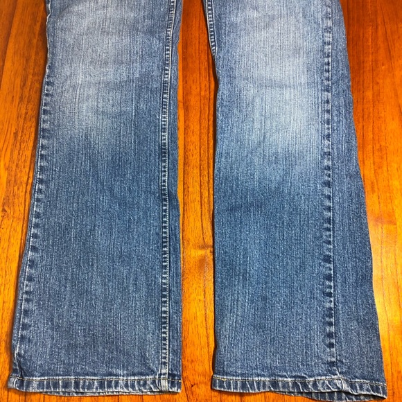Signature by Levi’s mid rise bootcut jeans - Picture 11 of 12